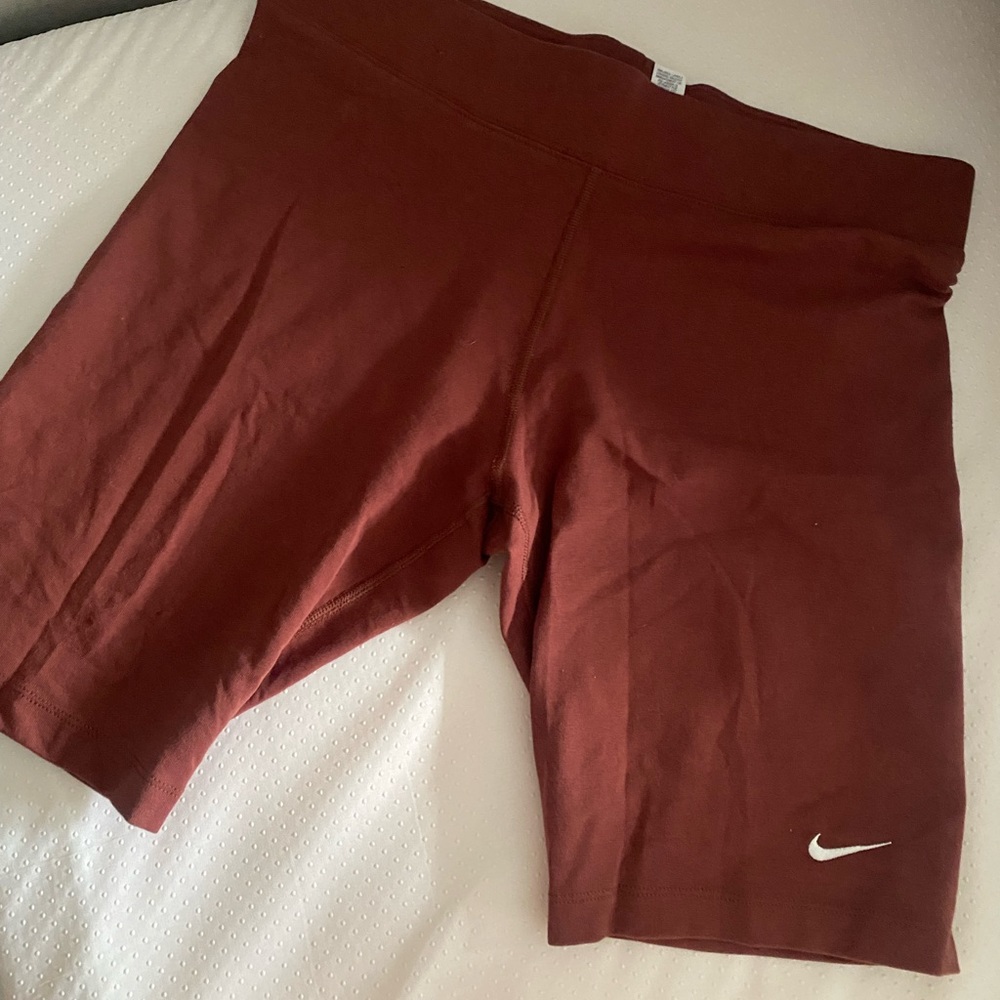 BROWN NIKE BIKER SHORTS